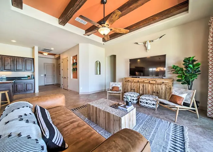 Holiday home Resort-style Pool & Spa: Upscale Goodyear