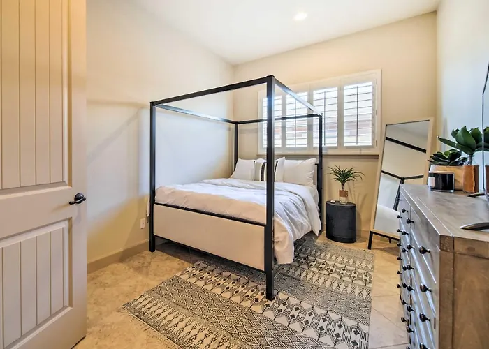 Resort-style Pool & Spa: Upscale Goodyear