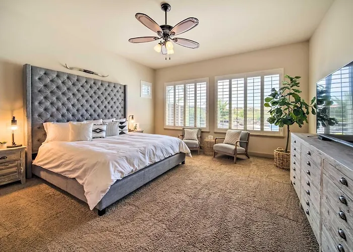 Holiday home Resort-style Pool & Spa: Upscale Goodyear